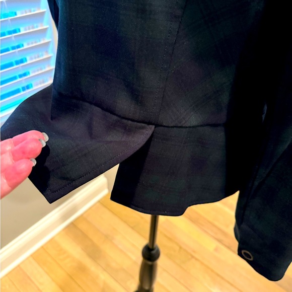 NWOT Cabi Tartan Jacket. Size 14. Green/blue tartan plaid. - Picture 7 of 10